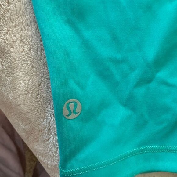 Lululemon Athletica Blue and Black Ankle Cropped Pants - Picture 7 of 8